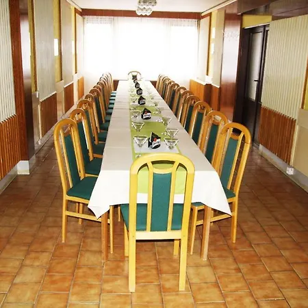 Bor Hotel 3*